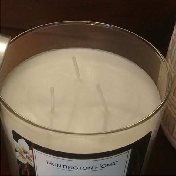 Vanilla Huntington Home soy blend triple wick candle - Picture 2 of 7